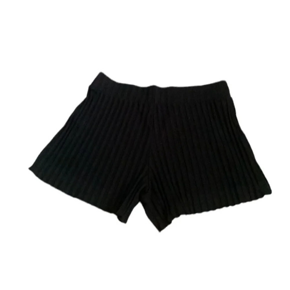 𝅺SHORTS - Picture 1 of 5